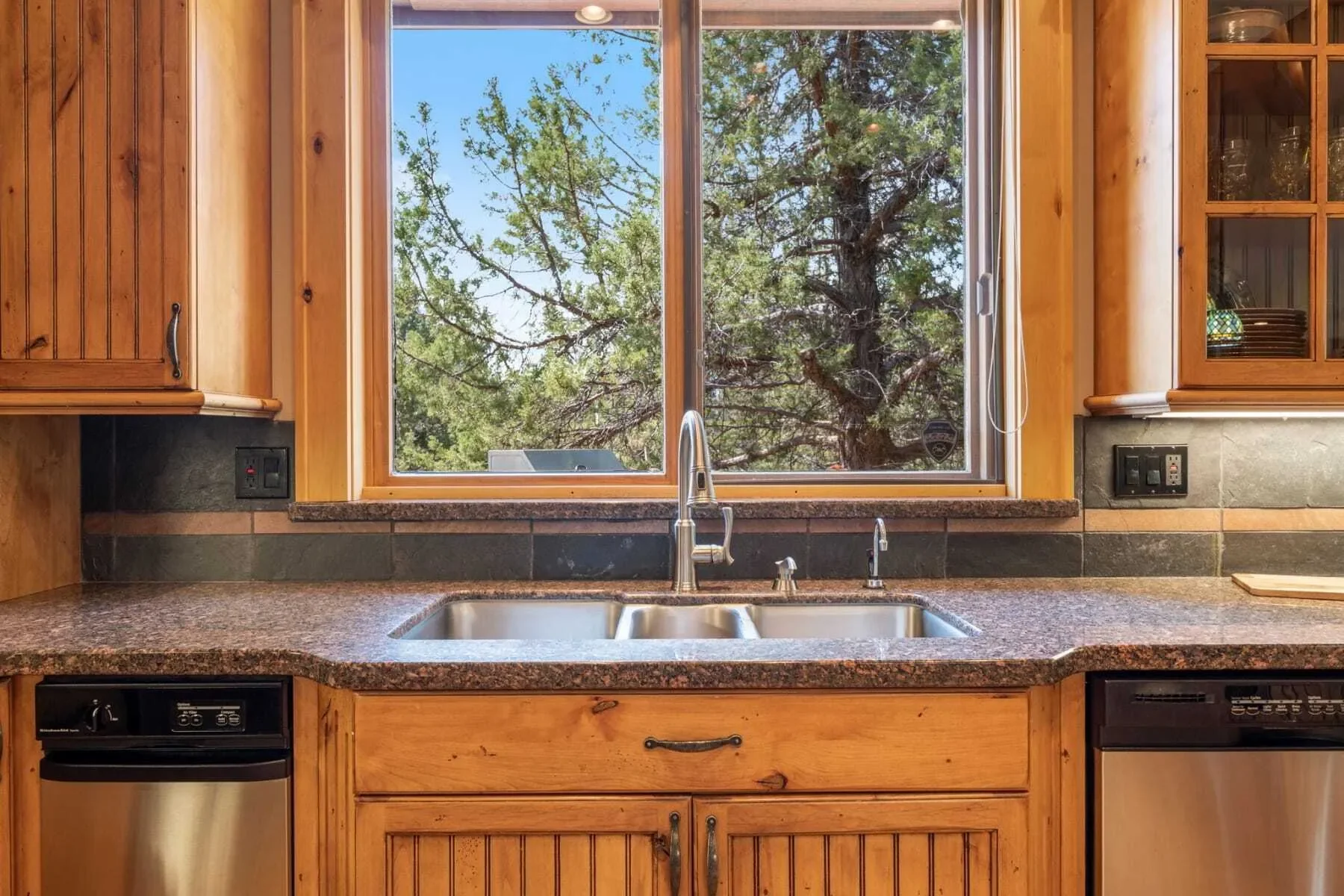 16921 Lady Caroline Drive , Sisters, OR 97759, Sisters, Oregon, United States. - Photo 9