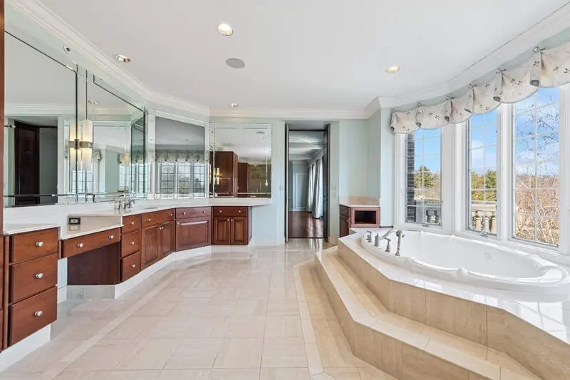 560 Oak Knoll Road, Barrington Hills, IL, 60010, USA, Barrington Hills, Illinois, United States. - Photo 163
