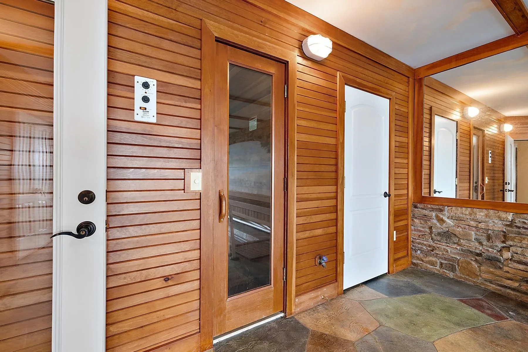 10611 Lighthouse Pointe, Green Oak Twp, MI 48178, South Lyon, Michigan, United States. - Photo 37
