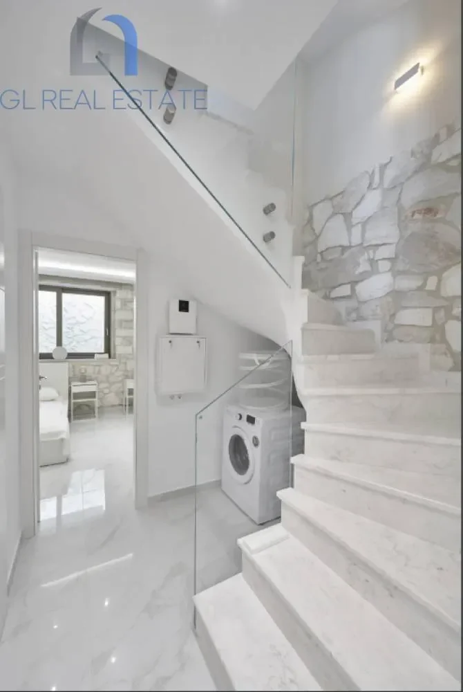 Gallery photo 9