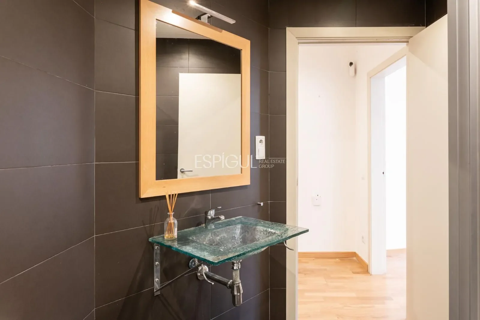 Gallery photo 4