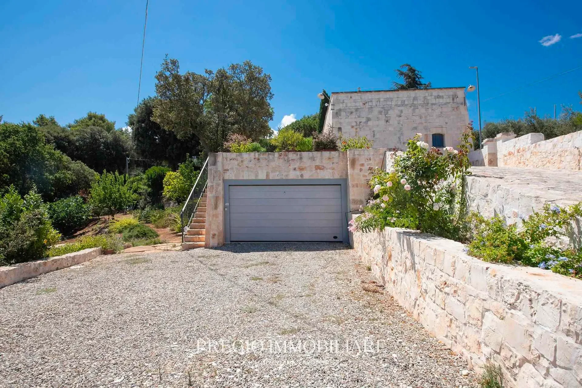 Exterior photo 11
