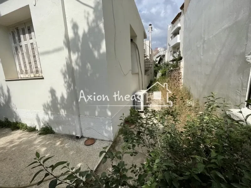 Exterior photo 5