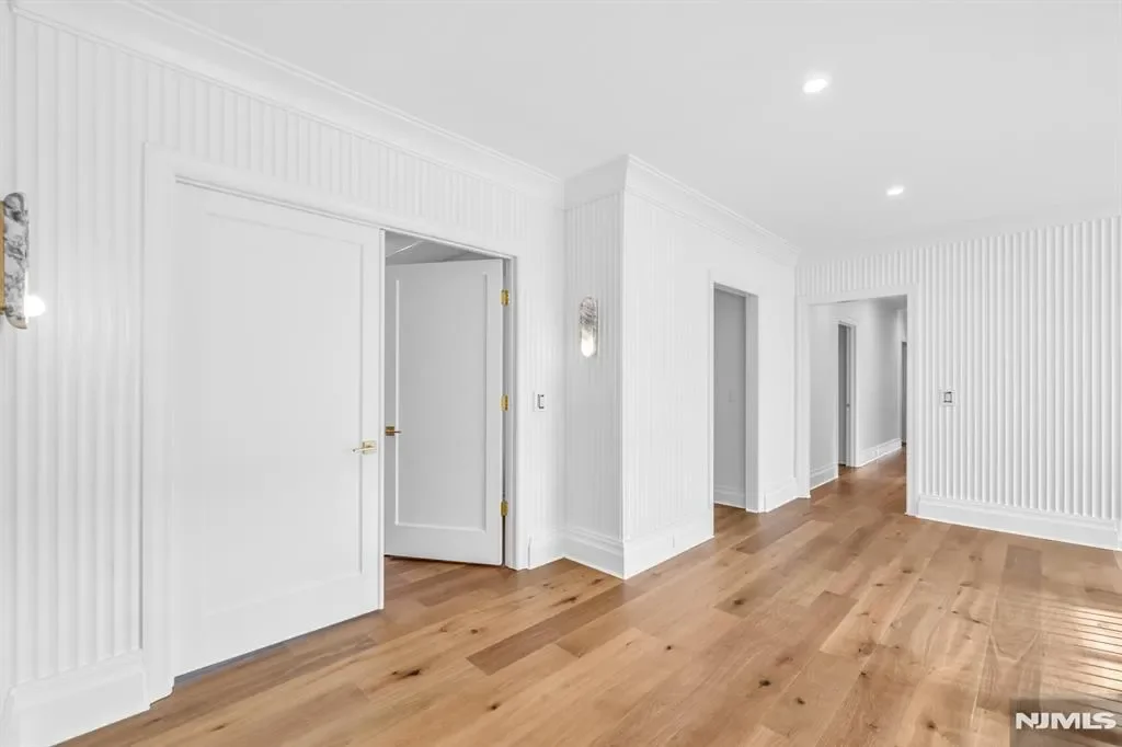 121 Jacquelin Avenue, Ho-Ho-Kus, New Jersey, United States. - Photo 11