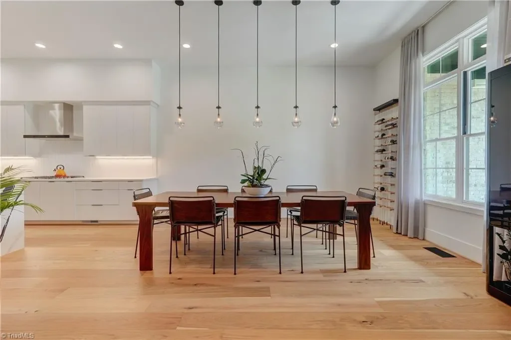Gallery photo 6