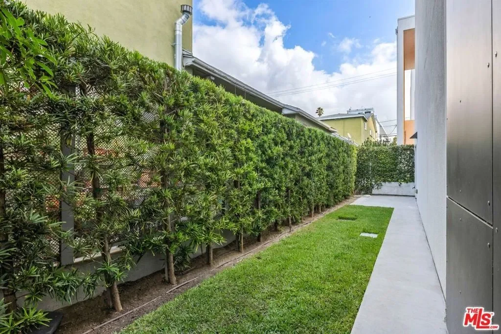 1433 14th Street 1, Santa Monica, California, United States. - Photo 8