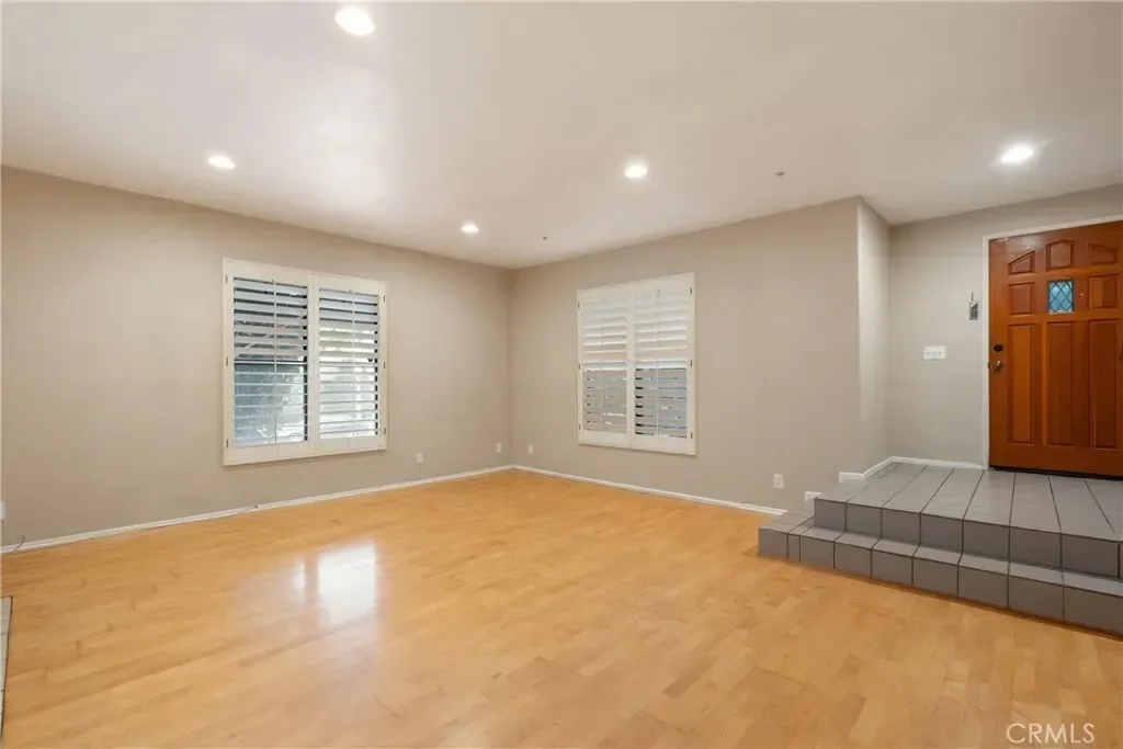 482 S Madison Avenue 1, Altadena, California, United States. - Photo 3