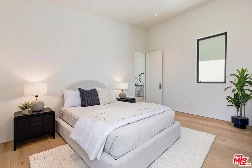 2831 Malcolm Avenue, Los Angeles, California, United States. - Photo 35