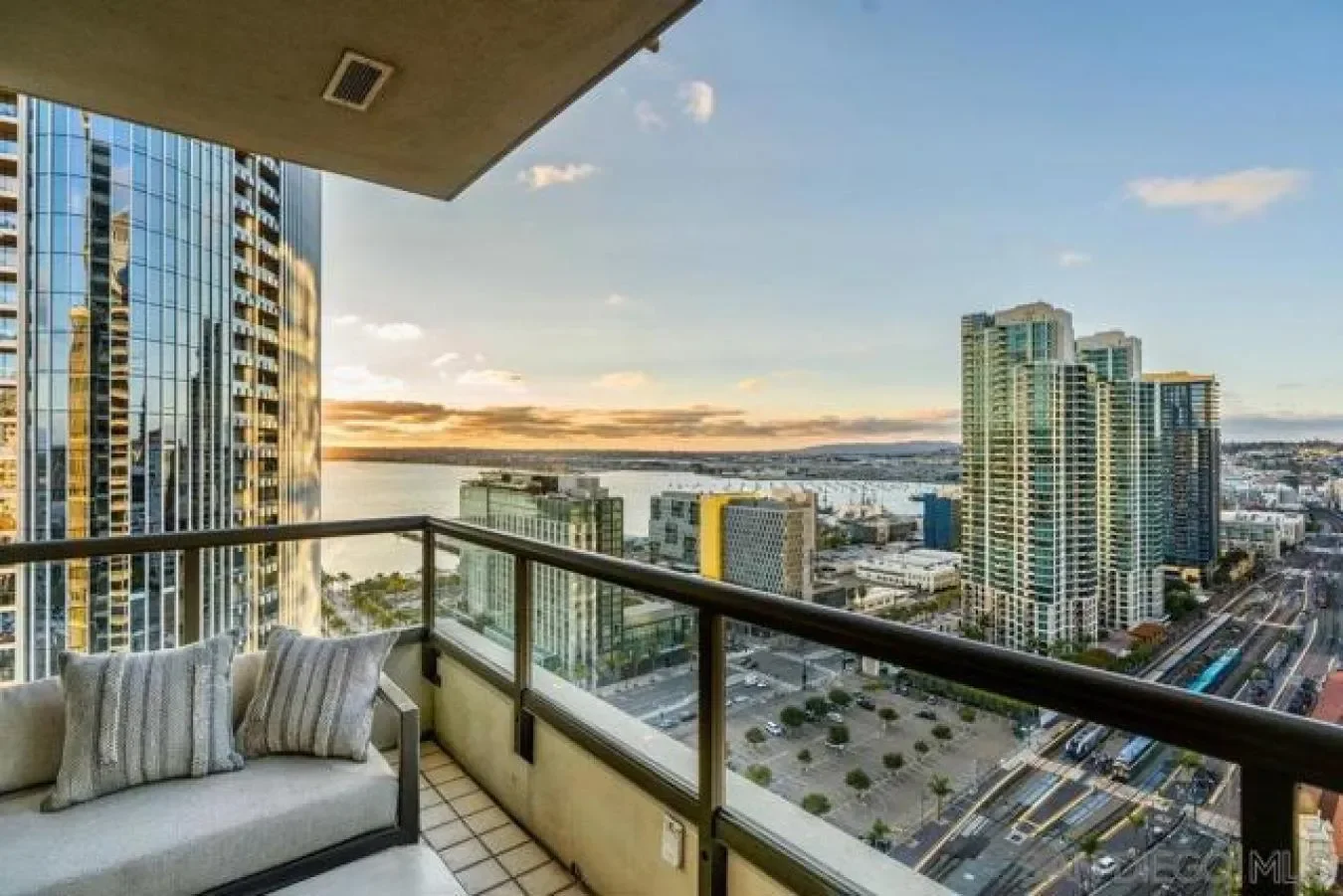 700 E Street Unit 2404, San Diego, California, United States. - Photo 25