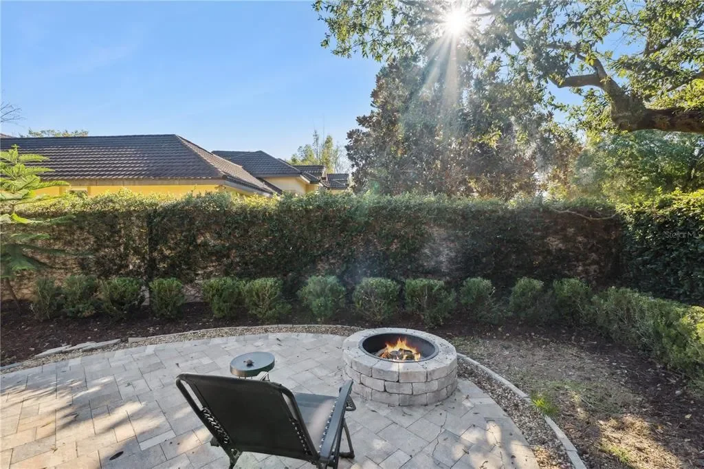 Exterior photo 9