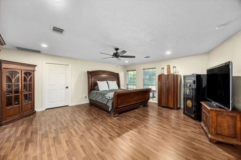 17002 Bobcat Trail, Houston, Texas, United States. - Photo 33