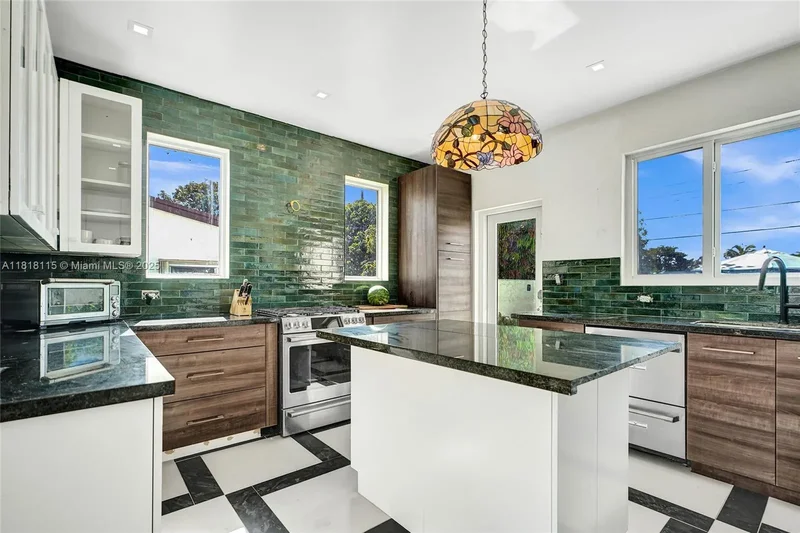 1731 NE 171st St, North Miami Beach, FL 33162, North Miami Beach, FL, United States. - Photo 14