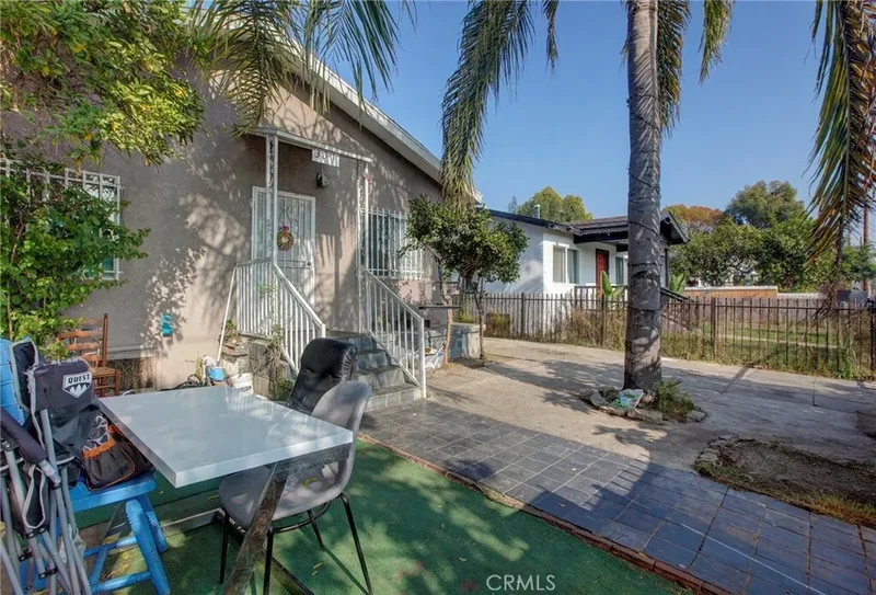 331 W 92nd Street, Los Angeles, CA 90003, Los Angeles, California, United States. - Photo 6