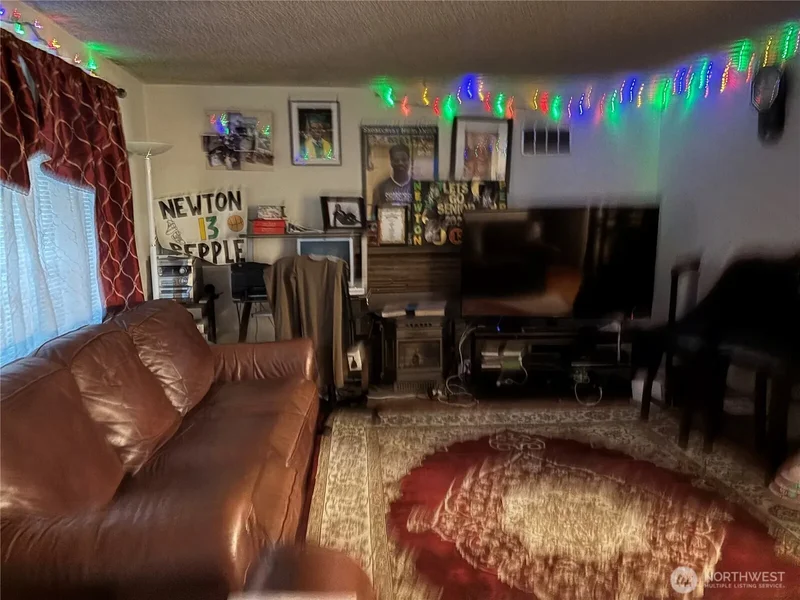 821 195th Street, Shoreline, WA 89155, Lake Forest Park, Washington, United States. - Photo 12