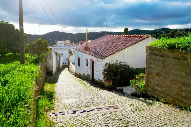 House with land for sale in Marmelete - Monchique