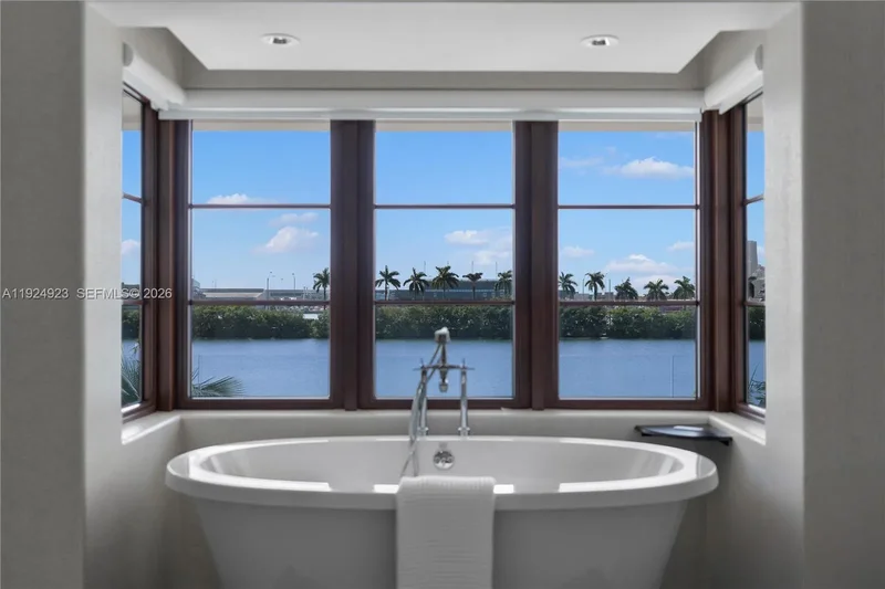288 S Coconut Ln, Miami Beach, Florida, United States. - Photo 40
