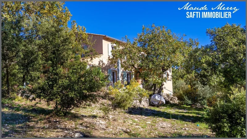 La Roquebrussanne, Provence-Alpes-Côte d'Azur, France. - Photo 9