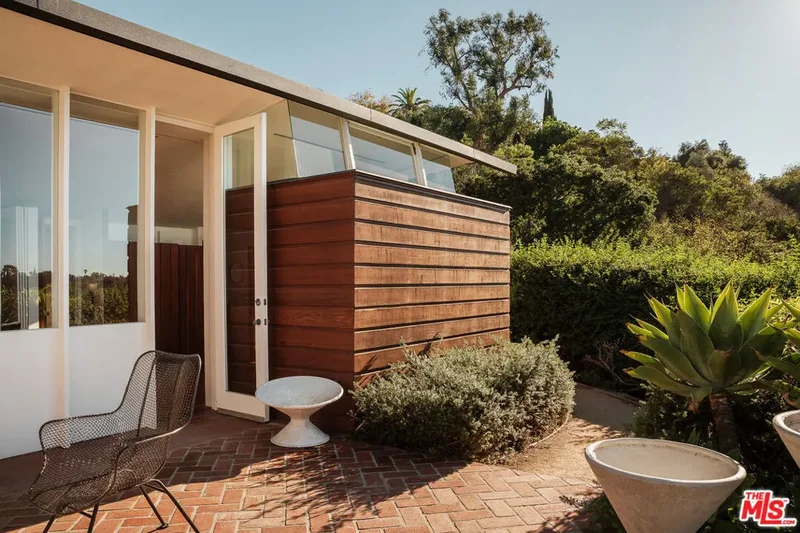 1430 Avon Terrace, Los Angeles, California, United States. - Photo 32