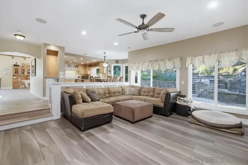 10494 Livewood Way, San Diego, California, United States. - Photo 17