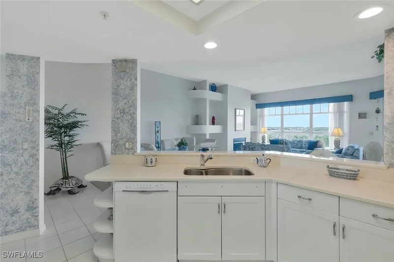 266 Barefoot Beach Boulevard PH-02, Bonita Springs, Florida, United States. - Photo 14