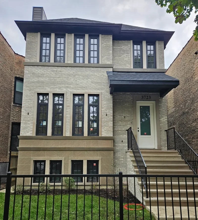 3723 N Oakley Avenue, Chicago, Illinois, United States. - Photo 2
