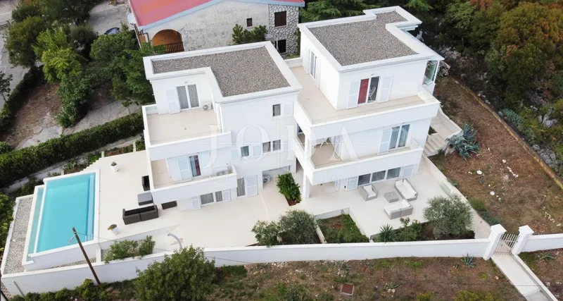Dramalj, House with Three Apartments in a Great Location