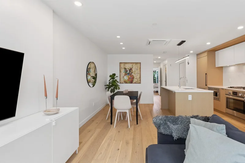 649 E 3rd Street 106, North Vancouver, British Columbia, Canada. - Photo 5