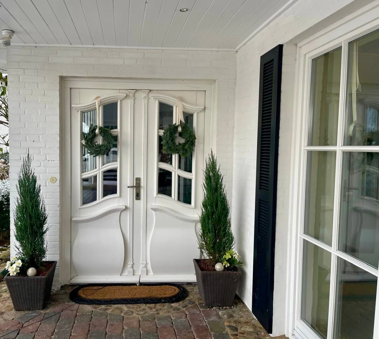 Exterior photo 2