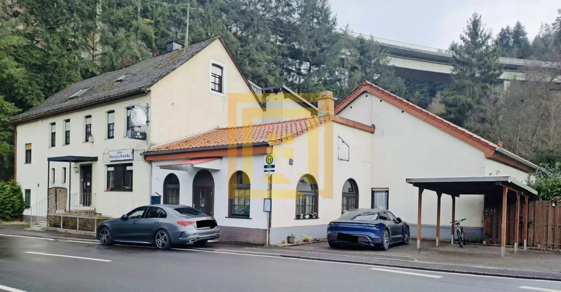 Exterior photo 2
