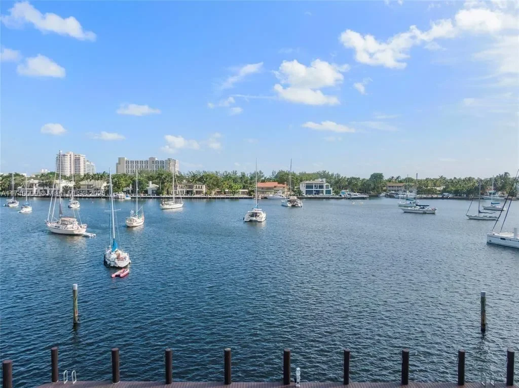 1400 W Lake Dr, Fort Lauderdale, Florida, United States. - Photo 21