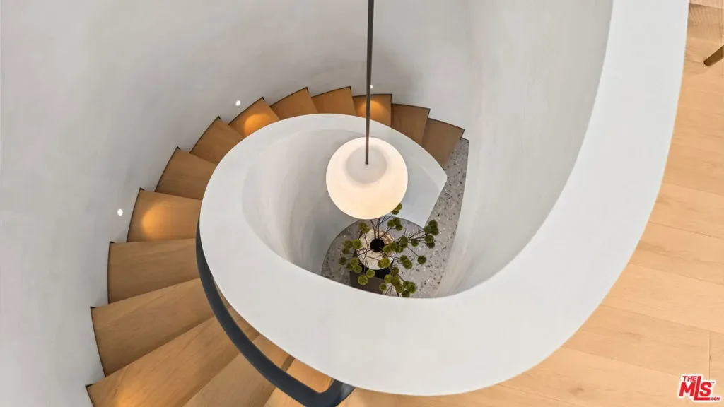 31388 Broad Beach Road, Malibu, California, United States. - Photo 8