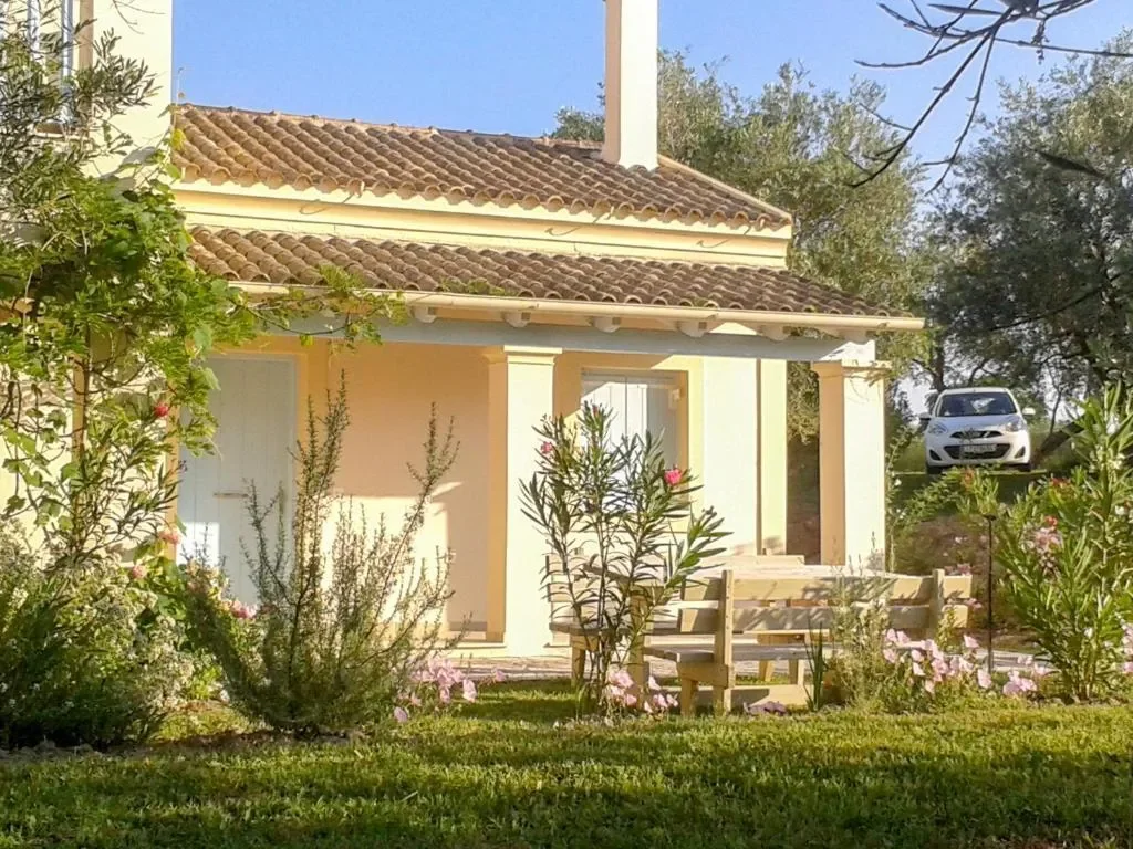 Exterior photo 8
