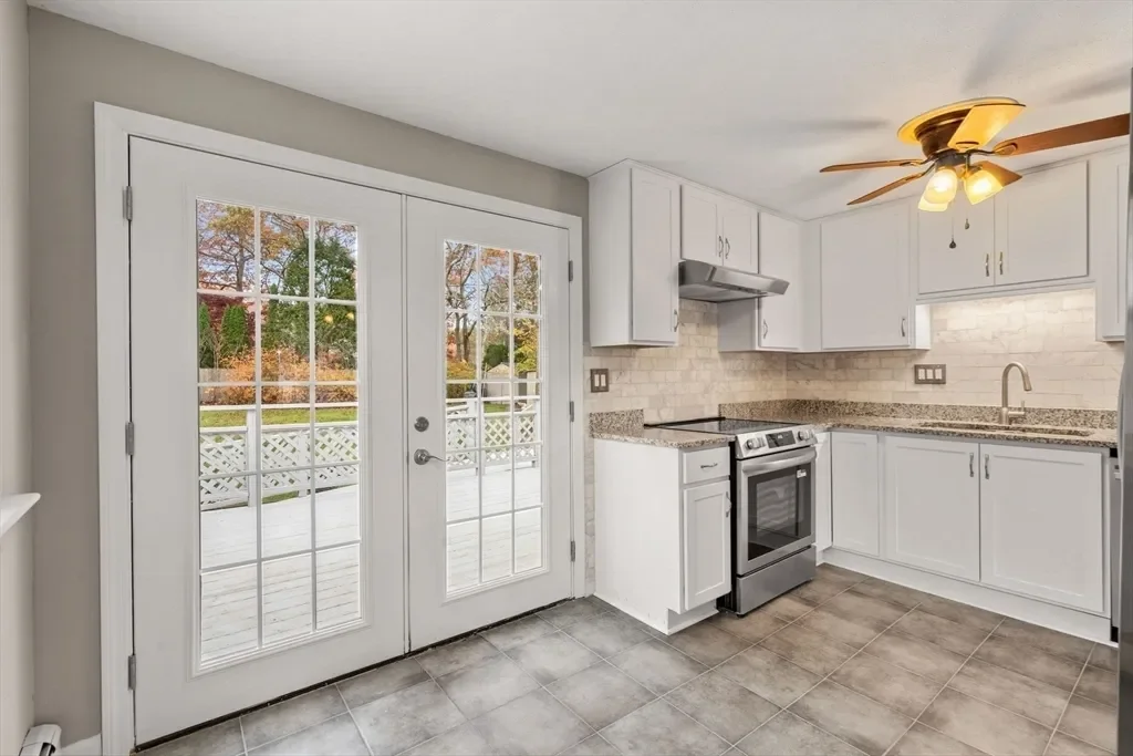 130 Old Barnstable Rd, Falmouth, Massachusetts, United States. - Photo 3