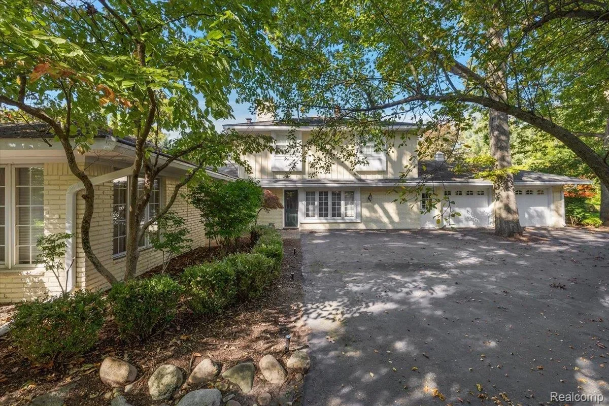2236 Locklin Lane, West Bloomfield Charter Township, MI 48324, Orchard Lake Village, Michigan, United States. - Photo 36