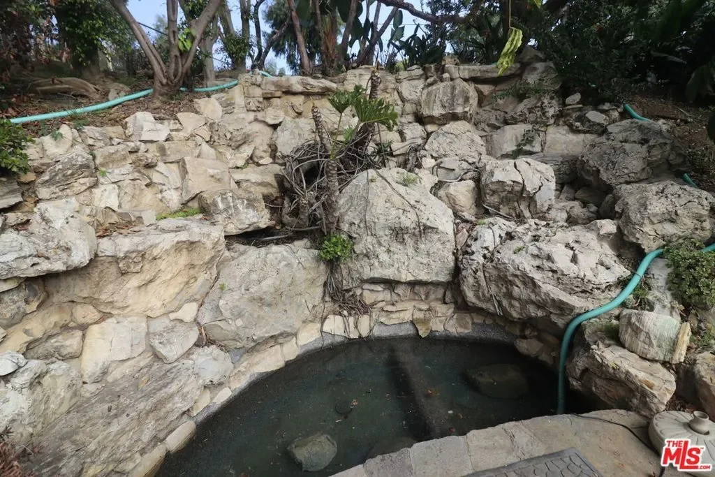 20776 Big Rock Drive, Malibu, California, United States. - Photo 54