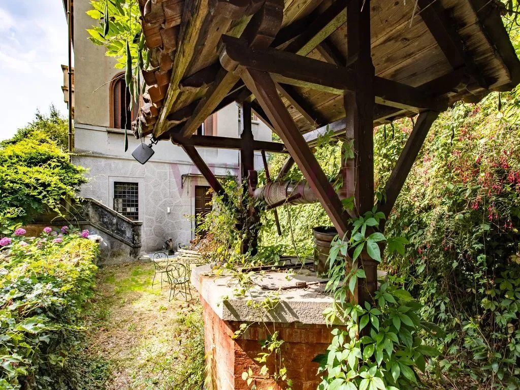Via Vittorio Veneto, Airuno, Lombardy, Italy. - Photo 18