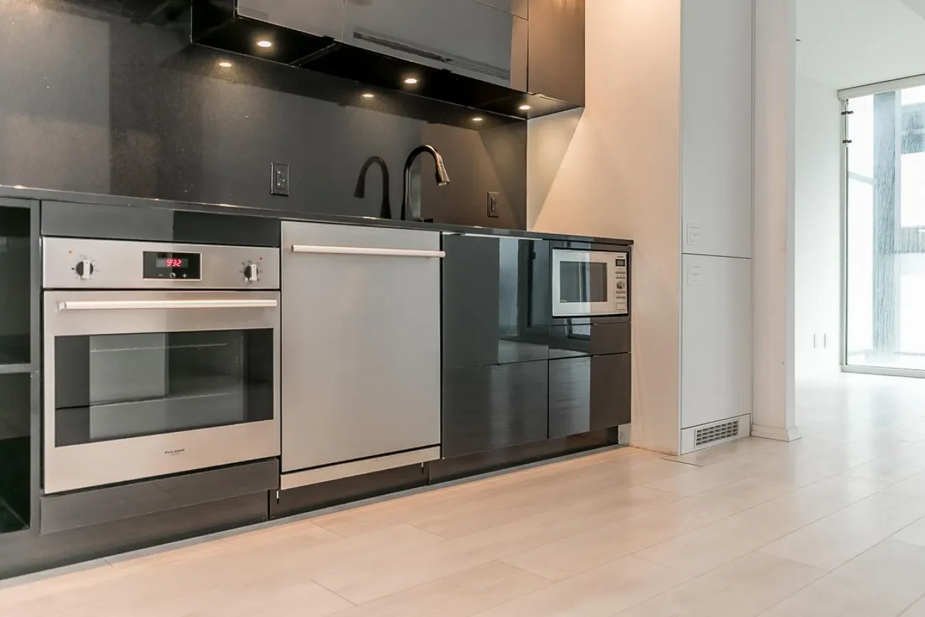 125 Peter Street, Toronto, Ontario, Canada. - Photo 10