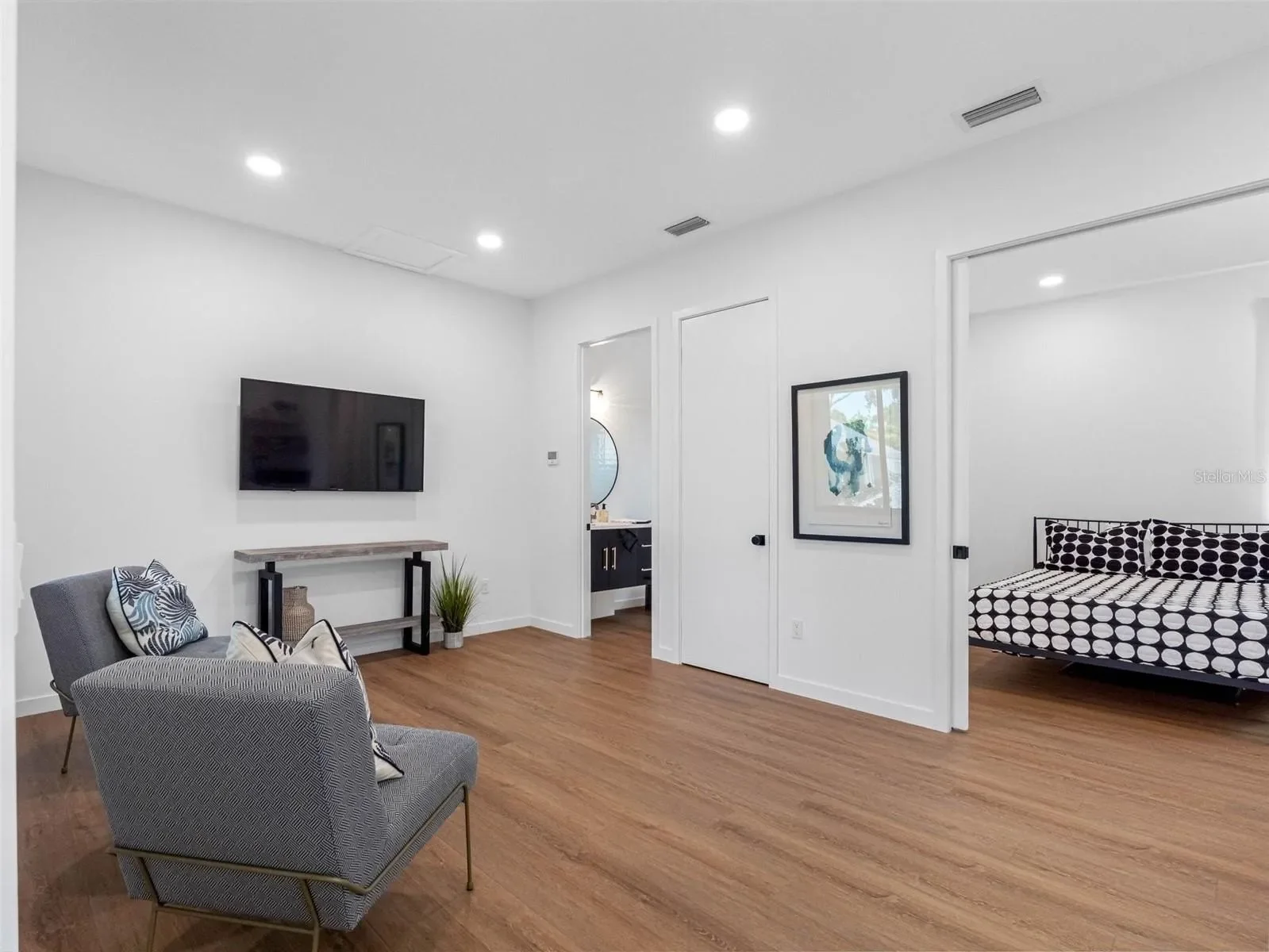 526 16TH AVENUE NE, ST PETERSBURG, FL, 33704, USA, St. Petersburg, Florida, United States. - Photo 31