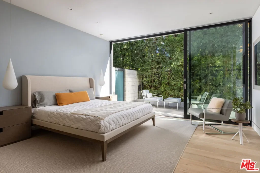 814 Toulon Drive, Los Angeles, California, United States. - Photo 5
