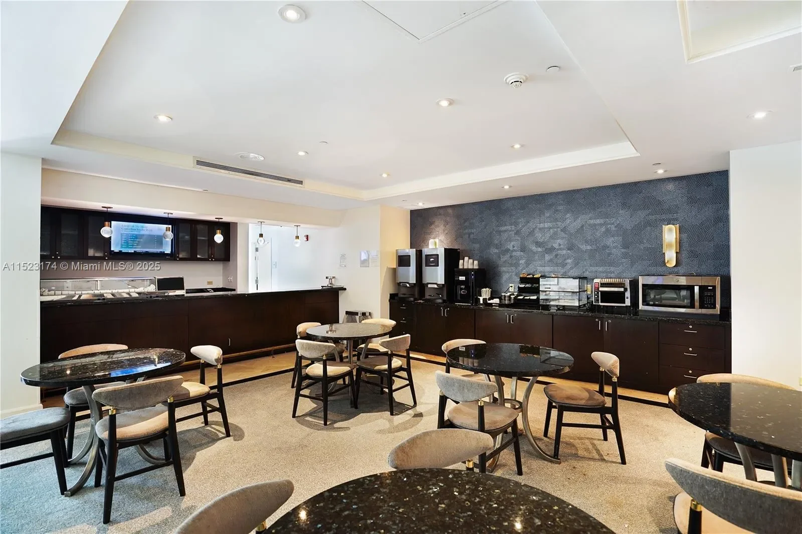 4391 COLLINS AV 1007, Miami Beach, Florida, United States. - Photo 53