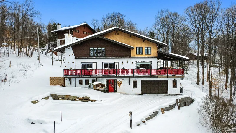 138 Rue Paulsen, Sainte-Agathe-des-Monts, Quebec, Canada. - Photo 4