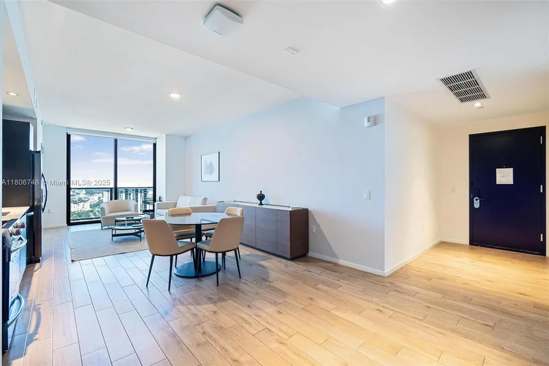 398 NE 5th St, Miami, FL 33132, Miami, Florida, United States. - Photo 45