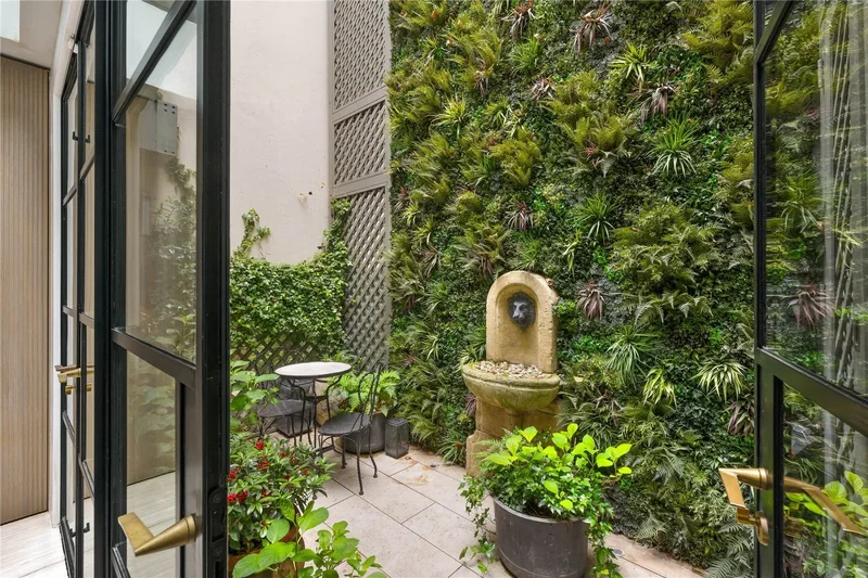 Wilton Place, London, London, England, United Kingdom. - Photo 5