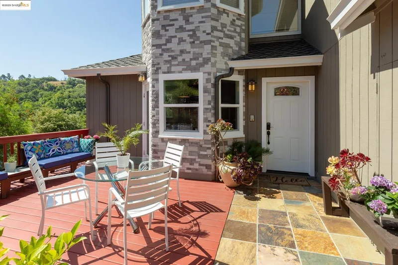 10353 Royal Oak Rd, Oakland, California, United States. - Photo 6