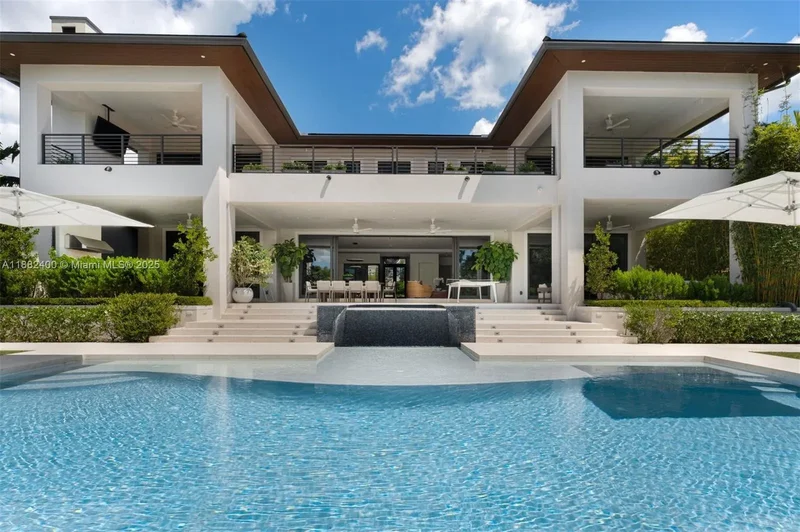 9360 Balada St, Coral Gables, Florida, United States. - Photo 2