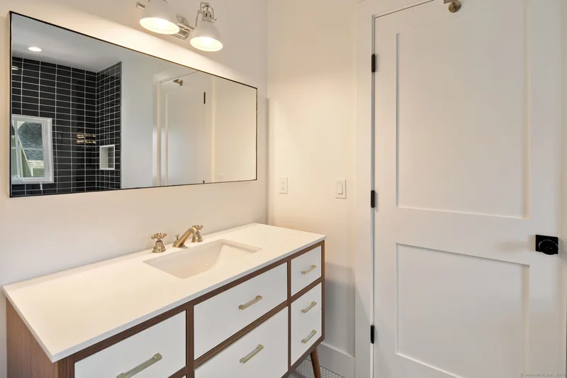 74 Roton Avenue, Norwalk, CT, 06853, USA, Norwalk, Connecticut, United States. - Photo 18
