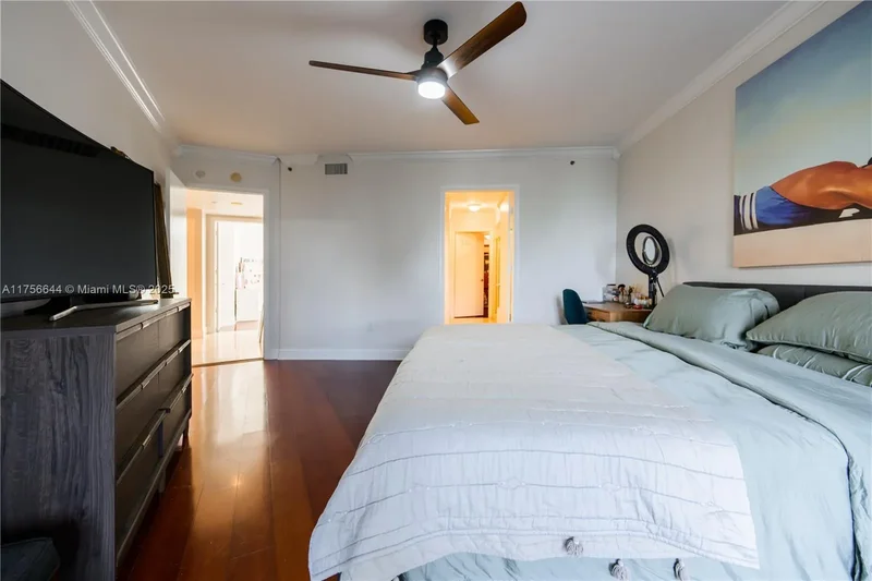 19111 Collins Ave 207, Golden Beach, Florida, United States. - Photo 18