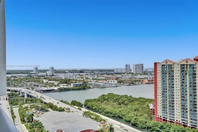 330 Sunny Isles Blvd 5-2207, Golden Beach, Florida, United States. - Photo 31