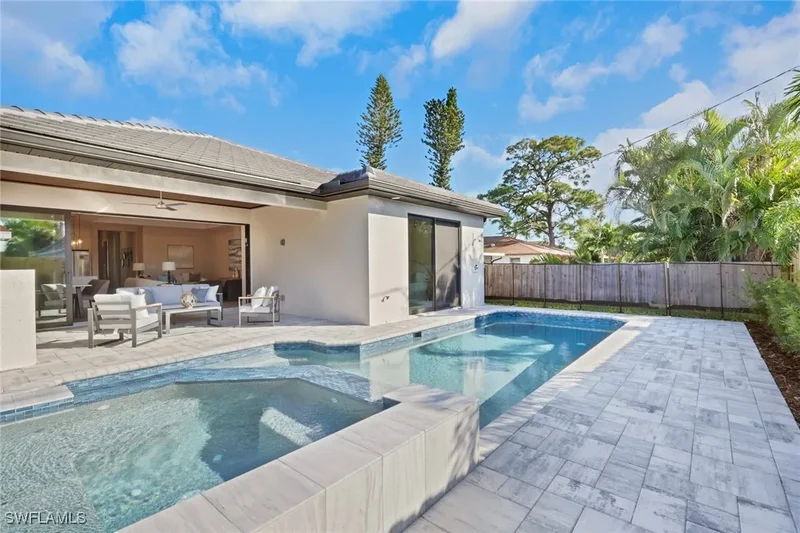 756 108th Avenue N, Naples, Florida, United States. - Photo 3
