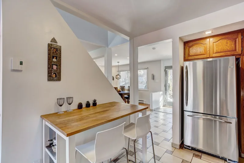 174 Av. Stirling, Montreal, Quebec, Canada. - Photo 13